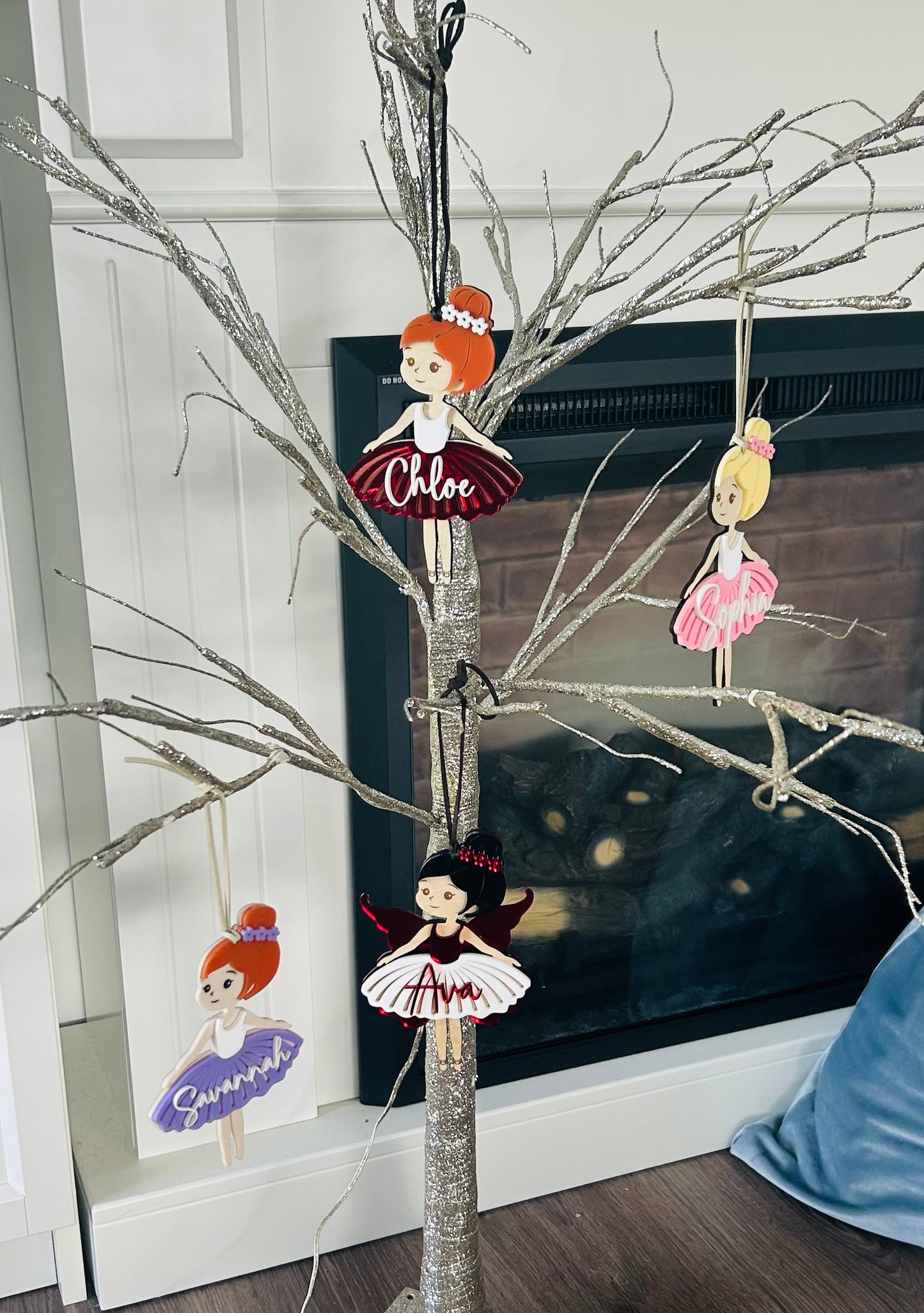DANCING GIRL HANGING ORNAMENT